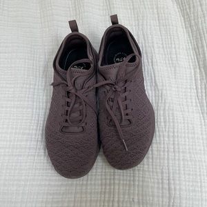 APL Techloom Phantom Sneaker